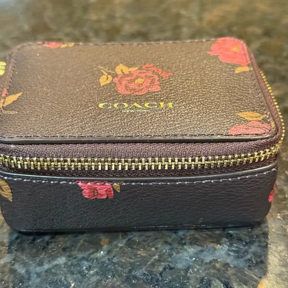 Coach Brown and Pink Floral Pill Box 🗃️ - Picture 12 of 12